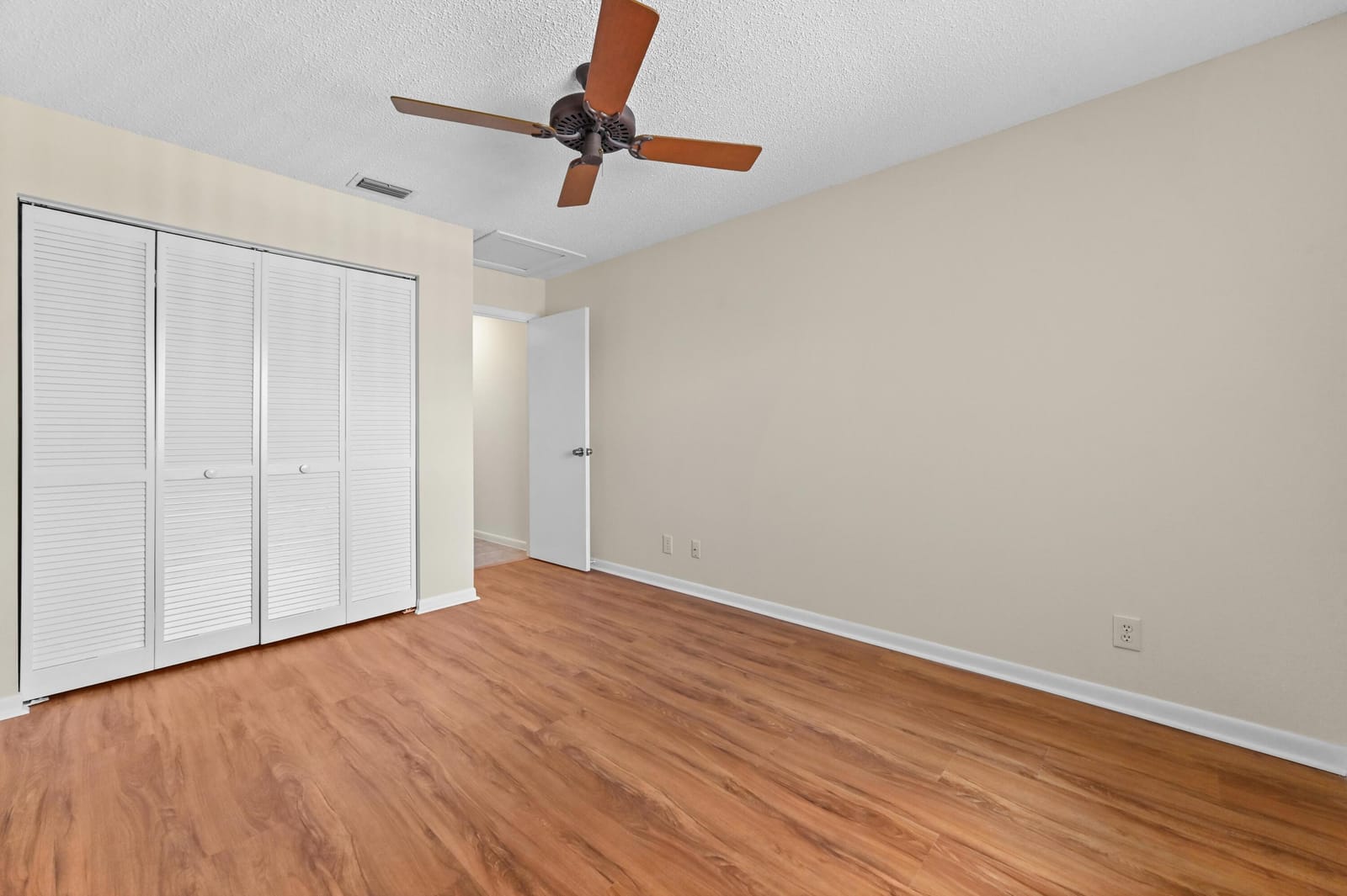 8515 Lake Point Court, Lake Worth, FL 33467 photo 17