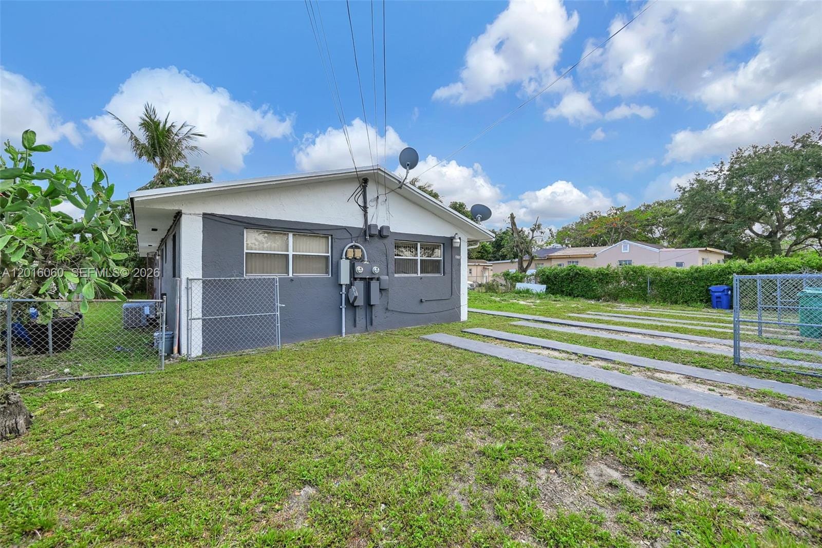 2352 NW 102nd Street — photo 4