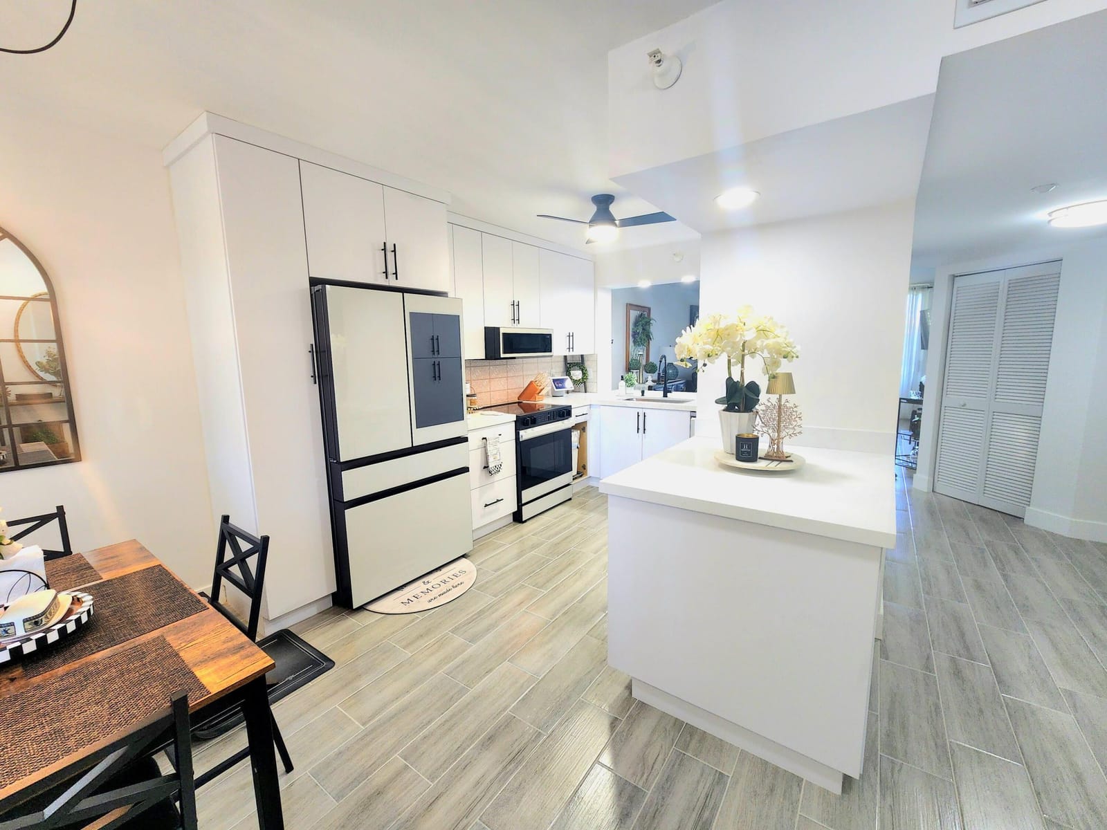 7751 Southampton Terrace 215 — photo 8