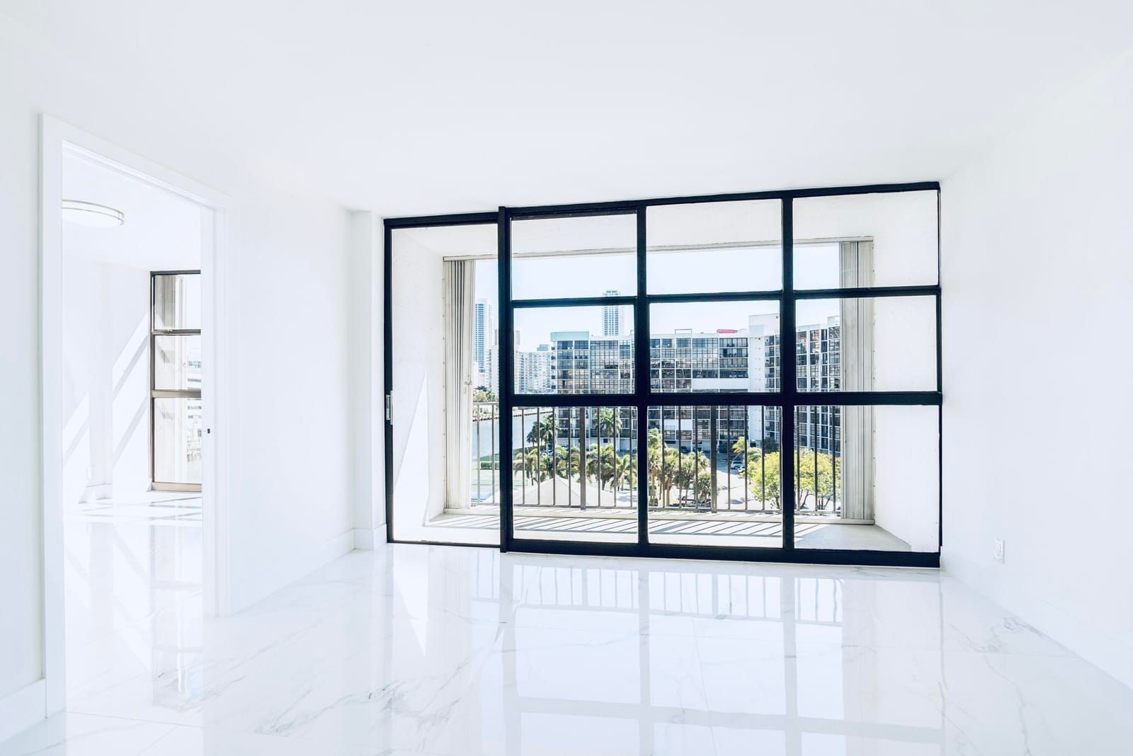 600 Parkview Drive 718, Hallandale Beach, FL 33009 photo 2