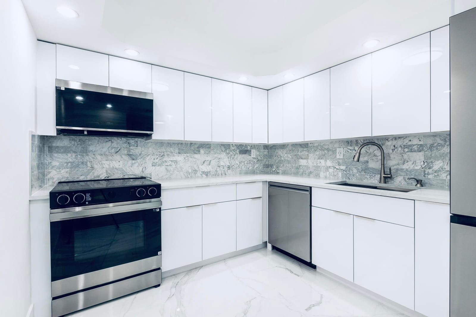 600 Parkview Drive 718, Hallandale Beach, FL 33009 photo 7