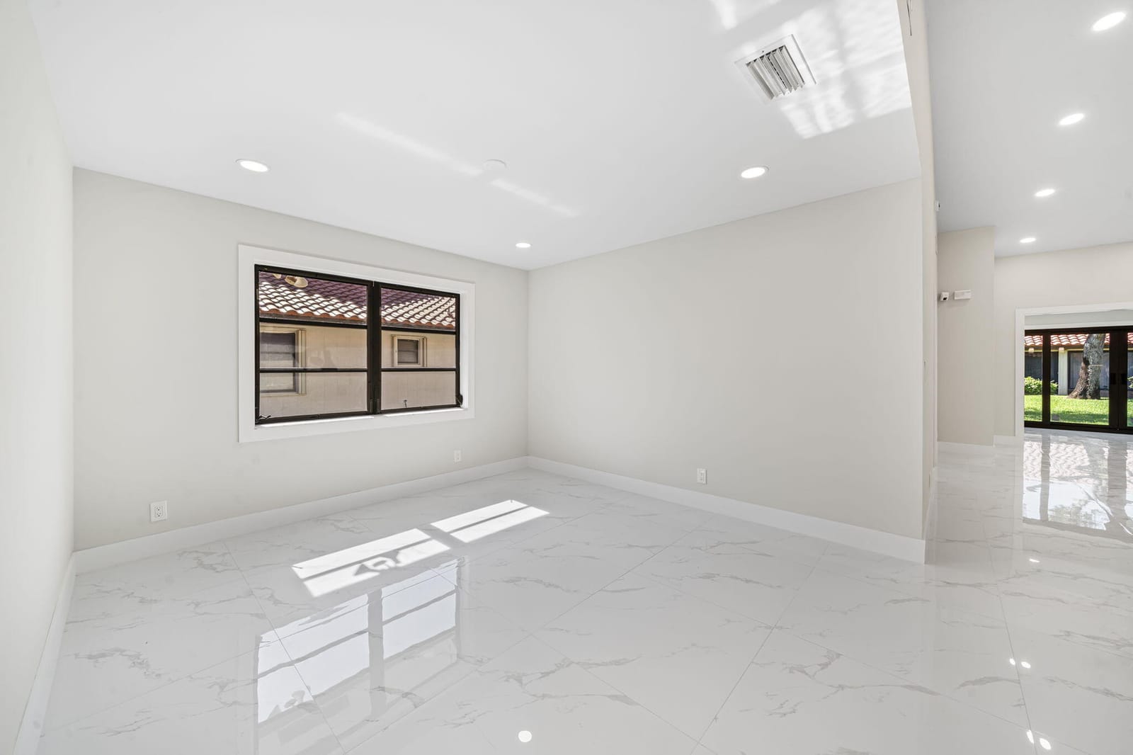 6371 Kings Gate Circle — photo 9