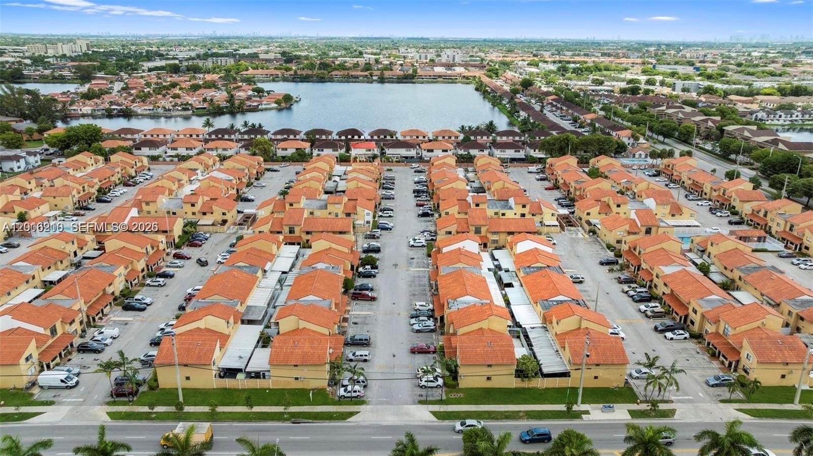 2735 W 60th Place 204, Hialeah, FL 33016 photo 3