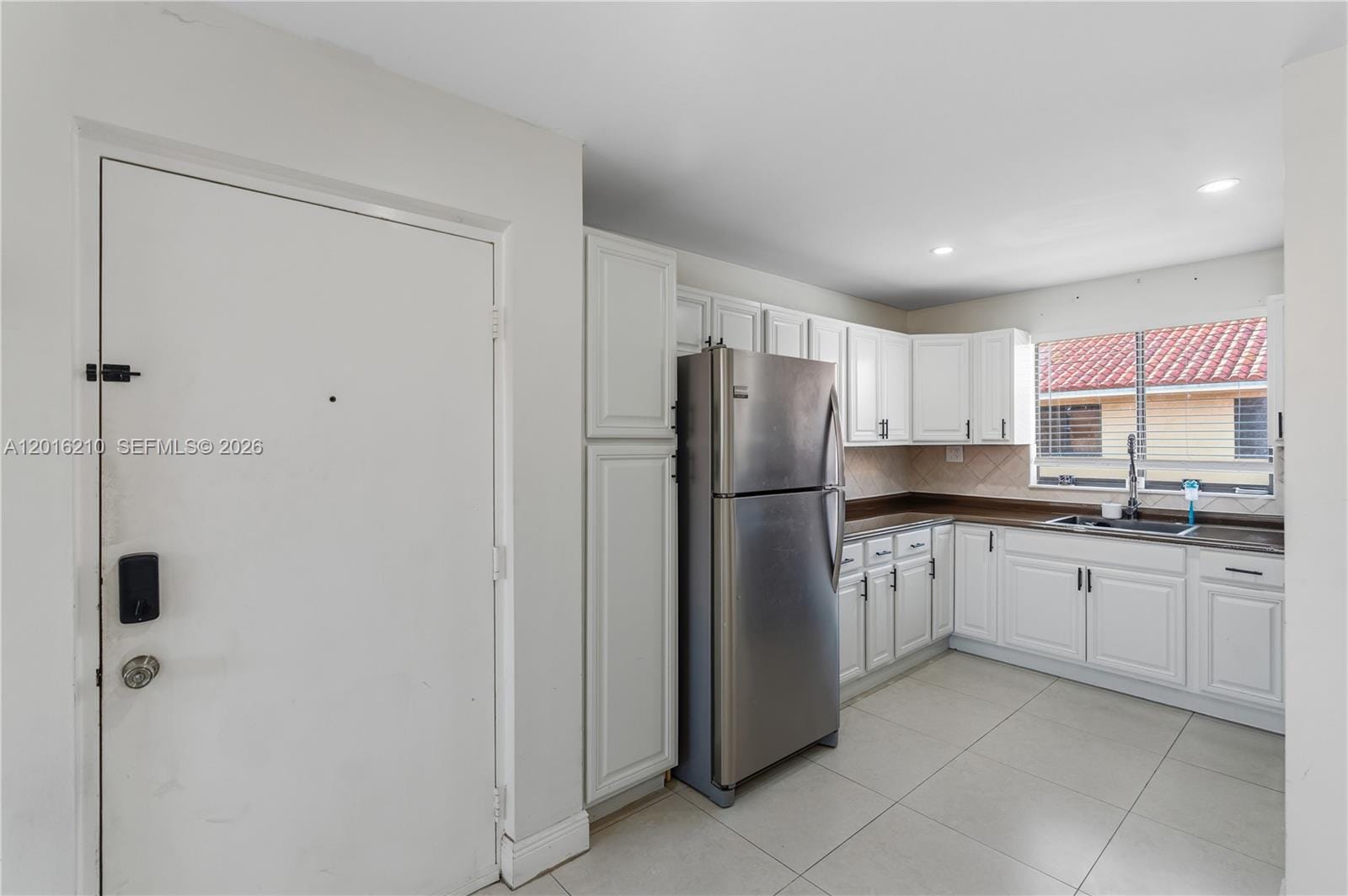 2735 W 60th Place 204, Hialeah, FL 33016 photo 4