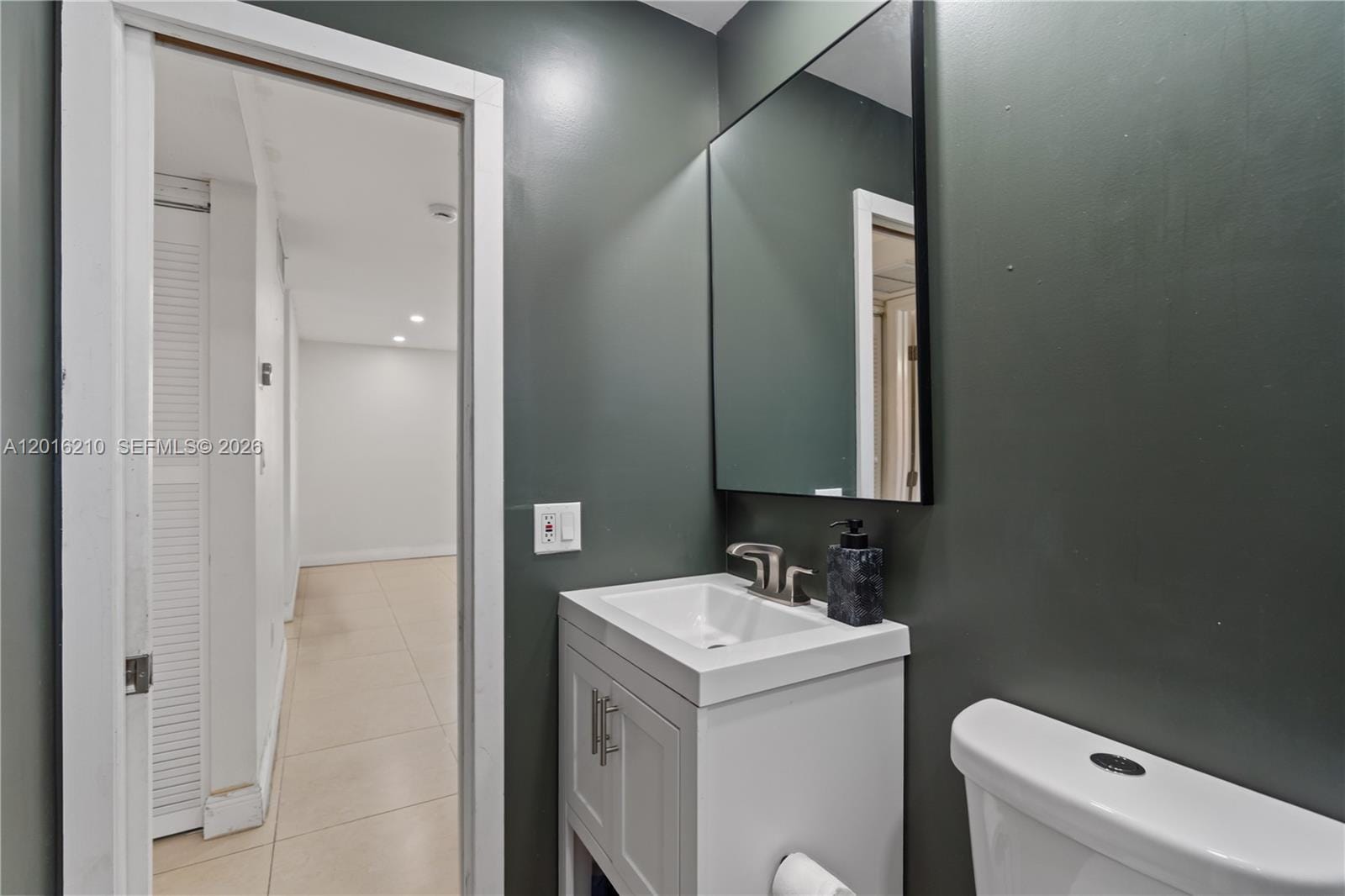 2735 W 60th Place 204, Hialeah, FL 33016 photo 10