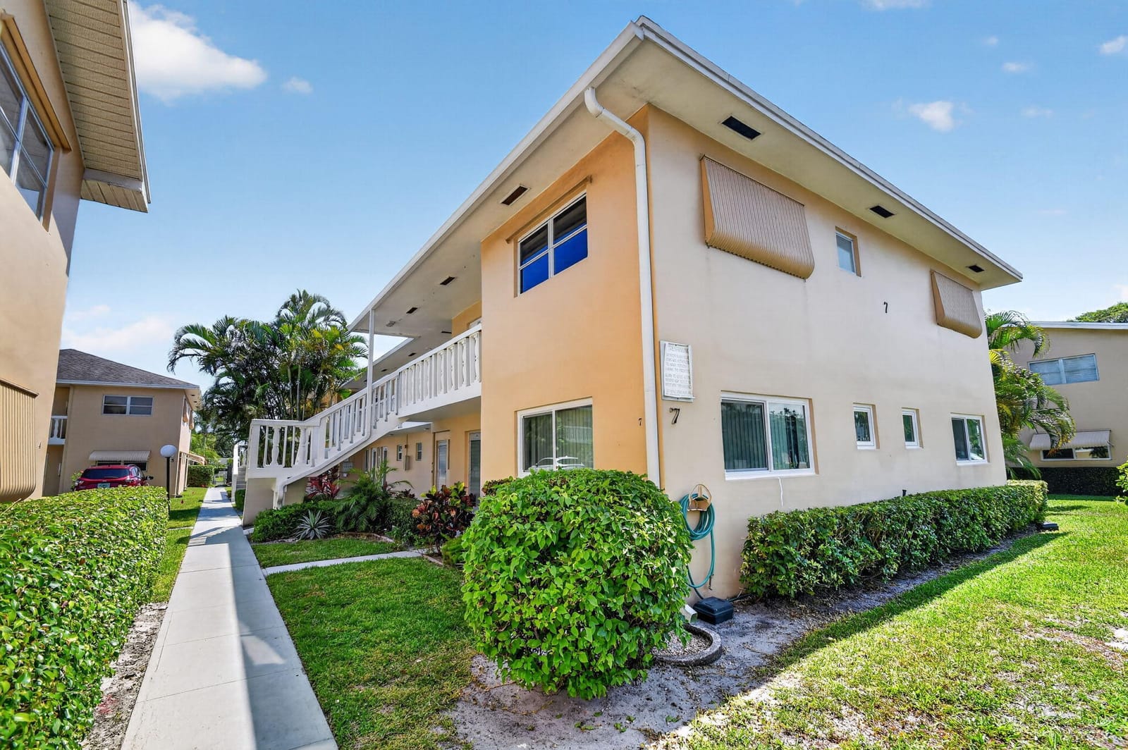2111 NE 1st Court 204, Boynton Beach, FL 33435 photo 4