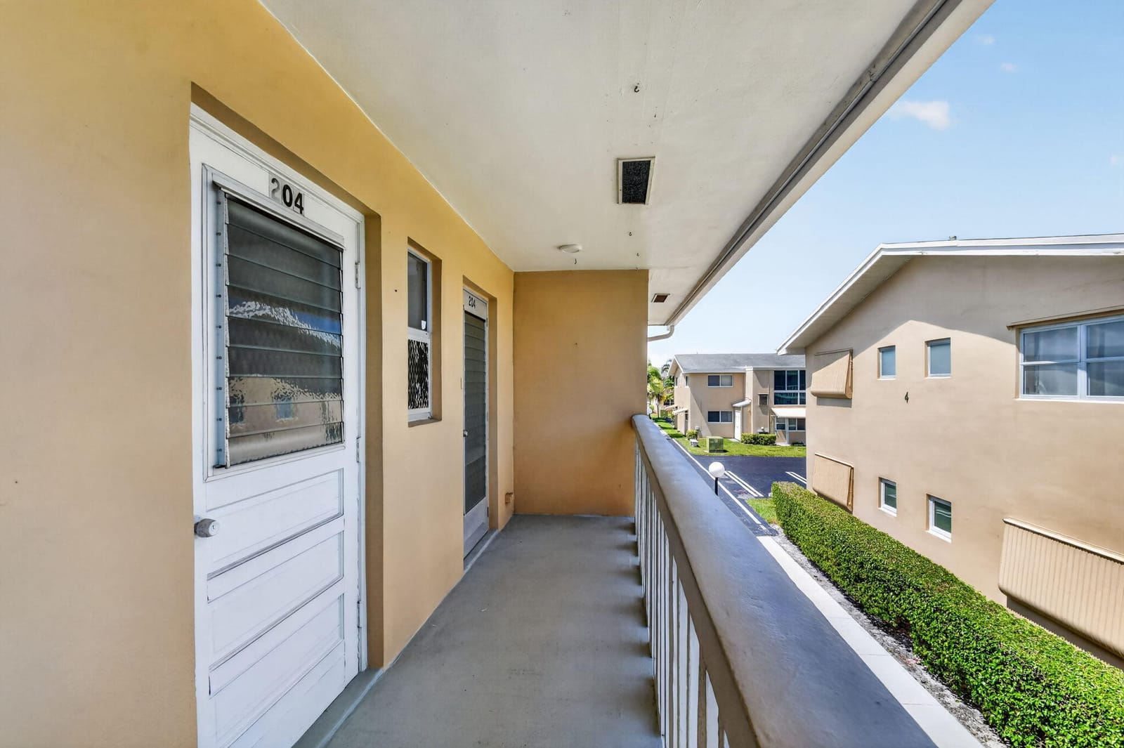 2111 NE 1st Court 204, Boynton Beach, FL 33435 photo 5