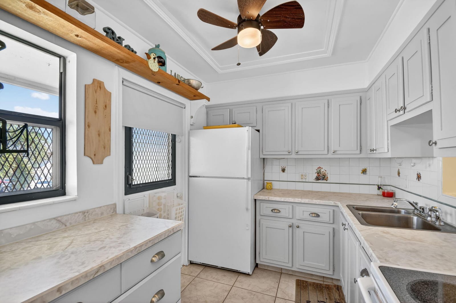 2111 NE 1st Court 204, Boynton Beach, FL 33435 photo 8