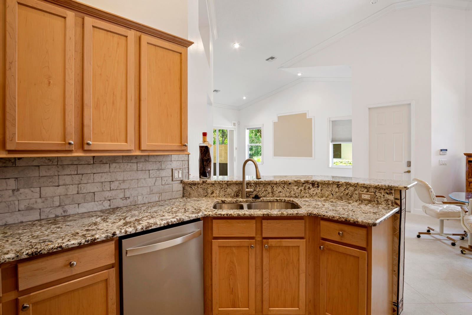 7084 Torrey Pines Circle — photo 9
