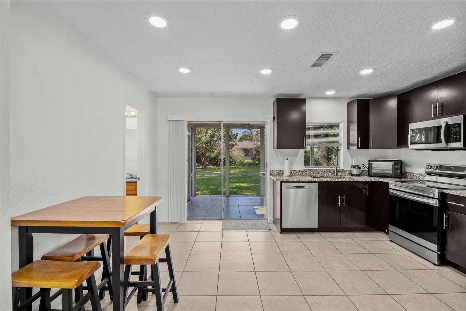 1549 SE Minorca Avenue — photo 8