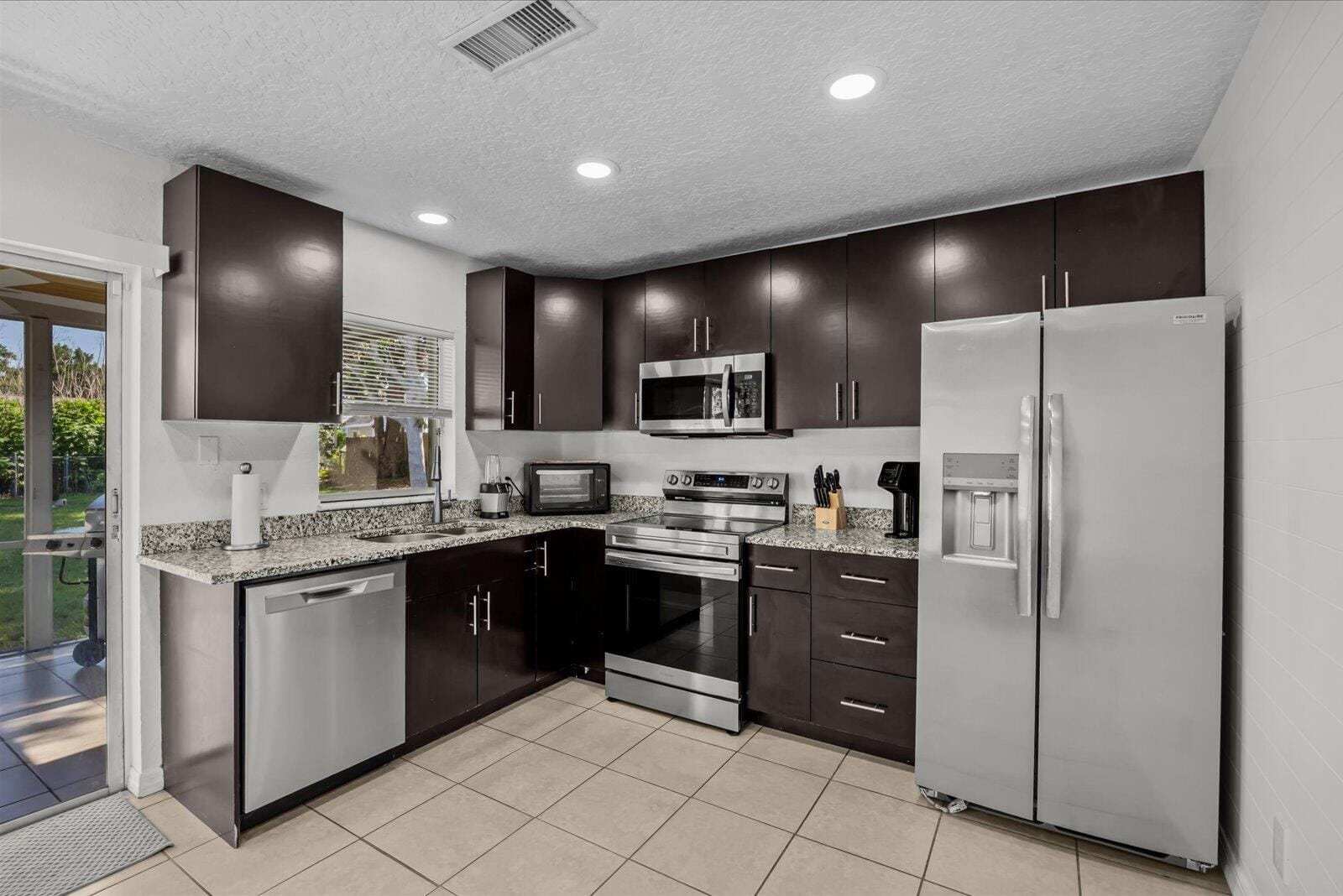1549 SE Minorca Avenue — photo 10