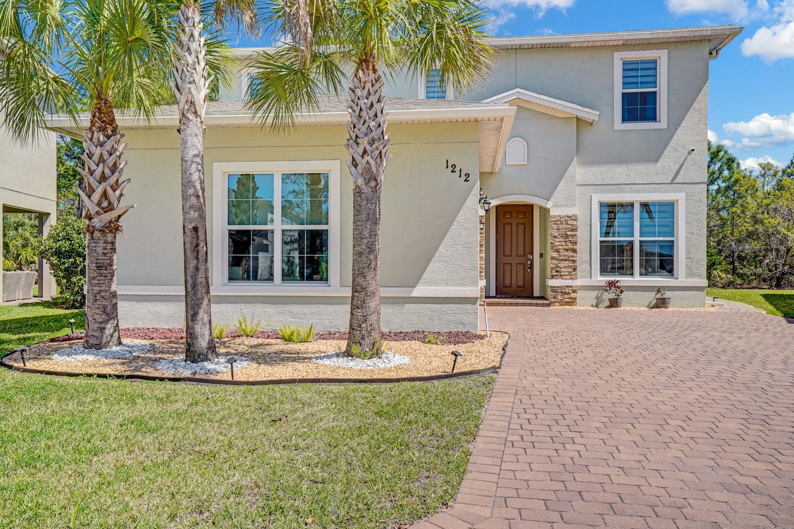1212 NW Leonardo Circle — photo 1