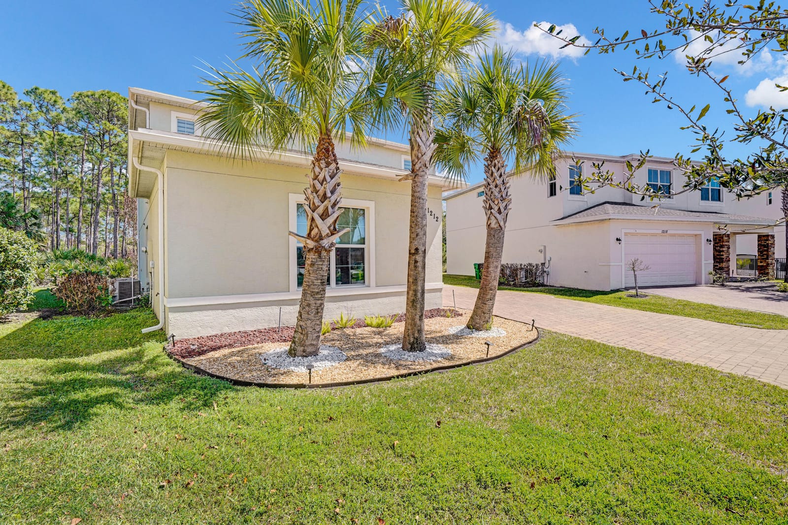 1212 NW Leonardo Circle — photo 3