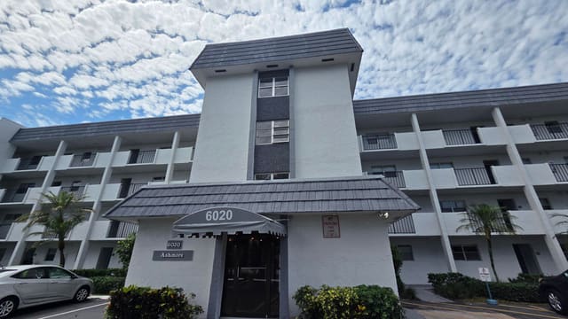 6020 NW 44th Street 108, Greens Of Inverrary, Lauderhill, FL
