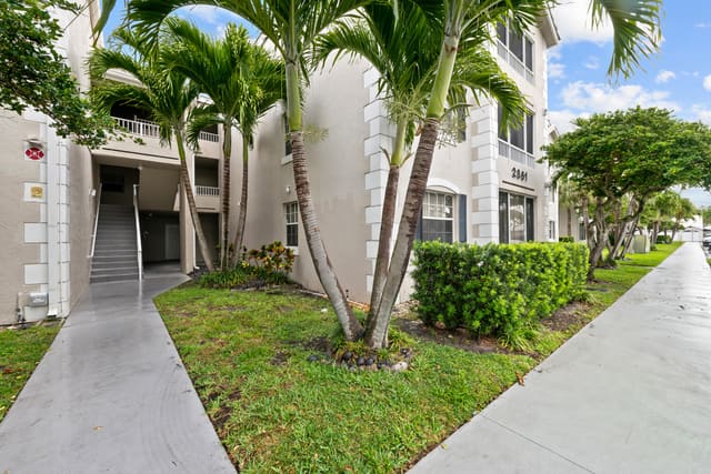 2861 N Oakland Forest Drive 202, Lakeview Club, Oakland Park, FL
