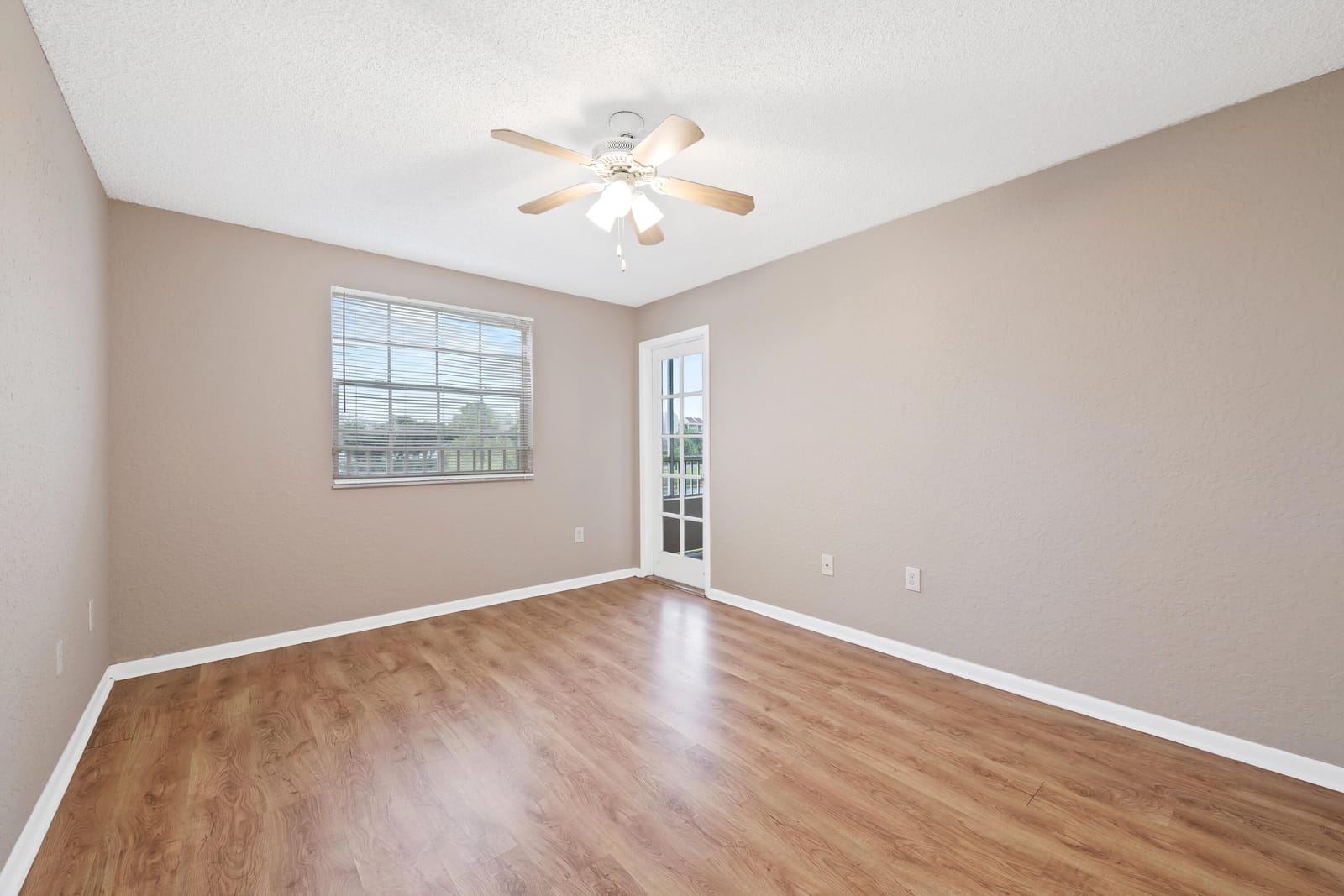 2861 N Oakland Forest Drive 202 — photo 10