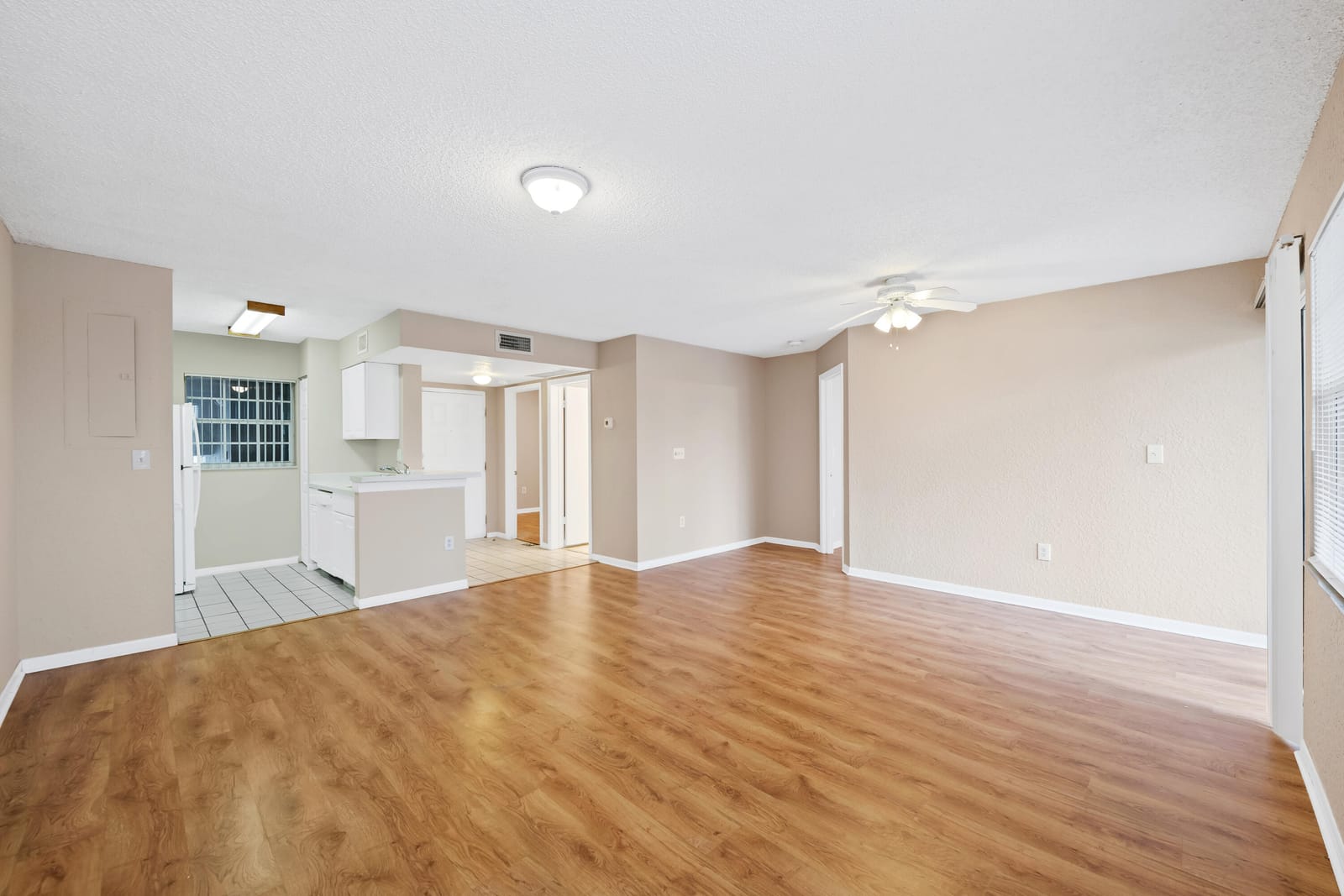 2861 N Oakland Forest Drive 202 — photo 5
