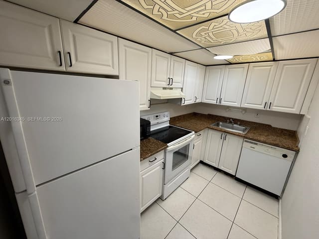 17530 NW 68th Avenue C3004, Hialeah, FL 33015