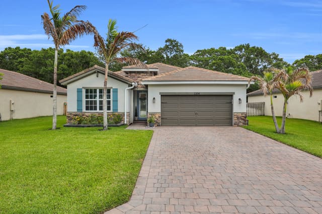 2204 SW Strawberry Terrace, sold in Berry Grove, Palm City, FL