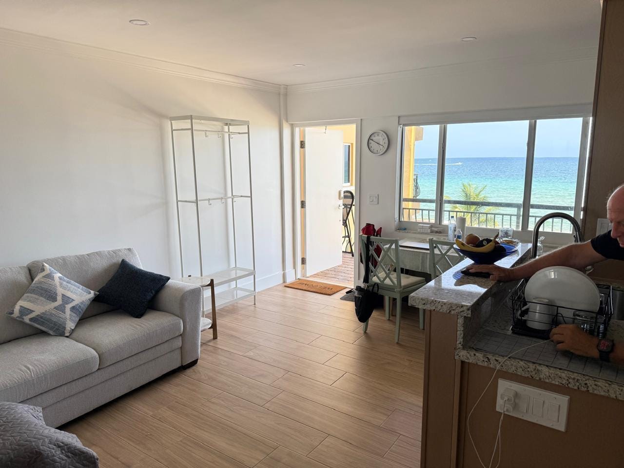 1815 N Surf Road 402 — photo 9