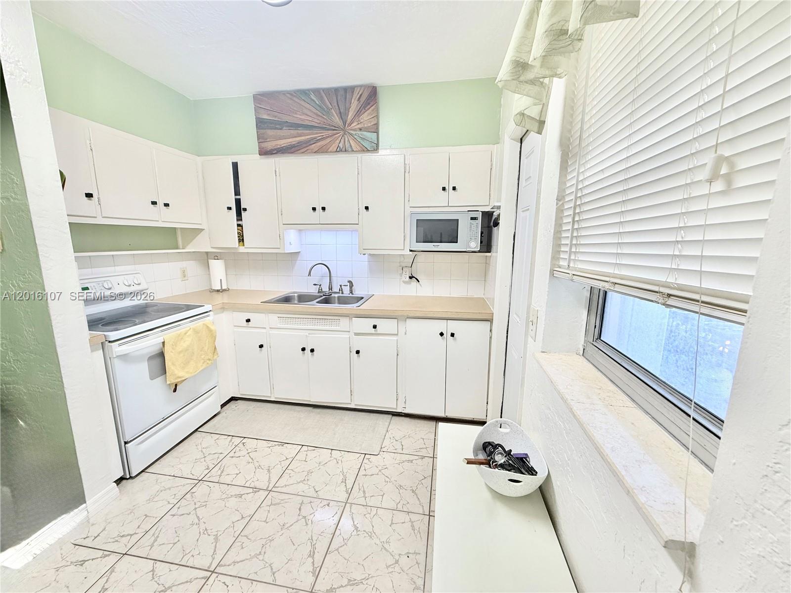 825 S 20th Avenue A, Hollywood, FL 33020, Hollywood