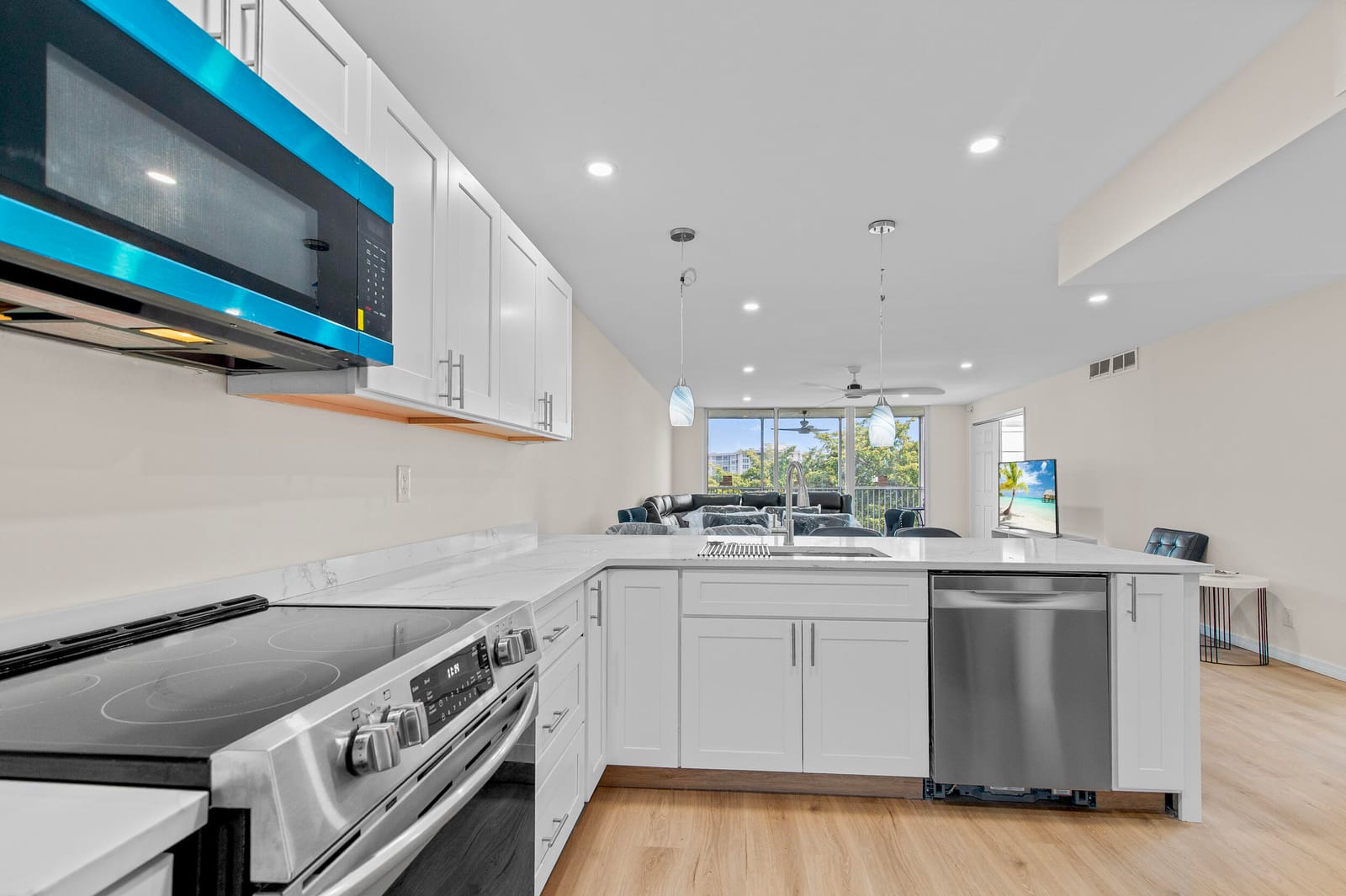 2901 S Palm Aire Drive 501 — photo 12