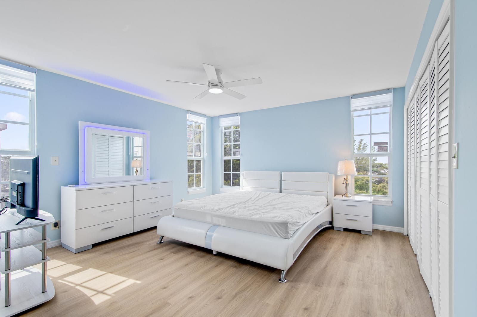 2901 S Palm Aire Drive 501 — photo 3