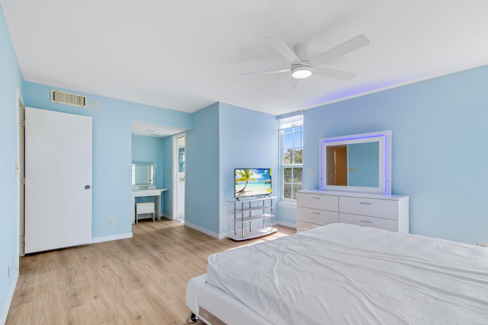 2901 S Palm Aire Drive 501 — photo 9