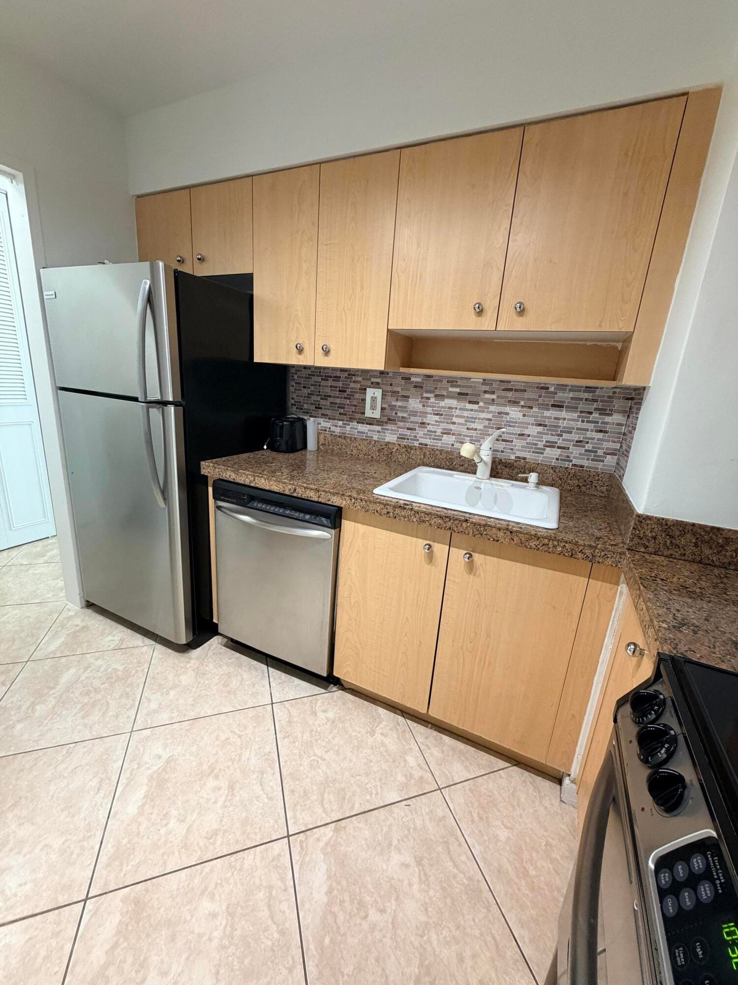 9195 Collins Avenue 913 — photo 11