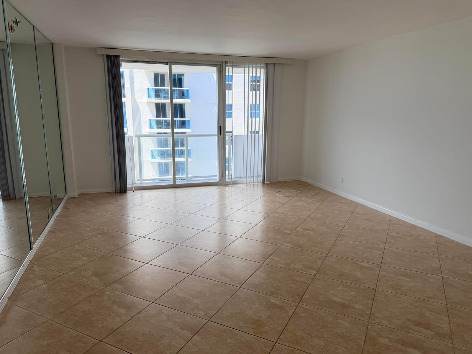 9195 Collins Avenue 913 — photo 3
