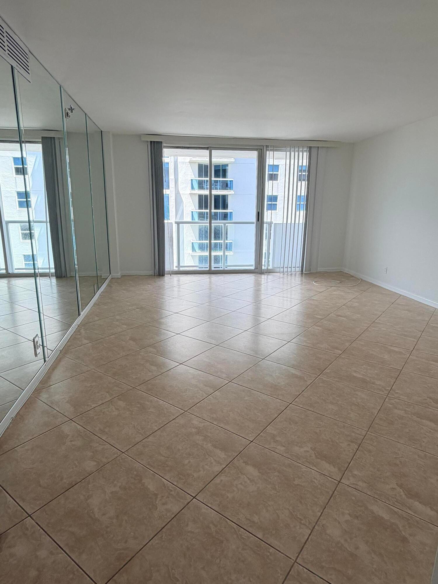 9195 Collins Avenue 913 — photo 4