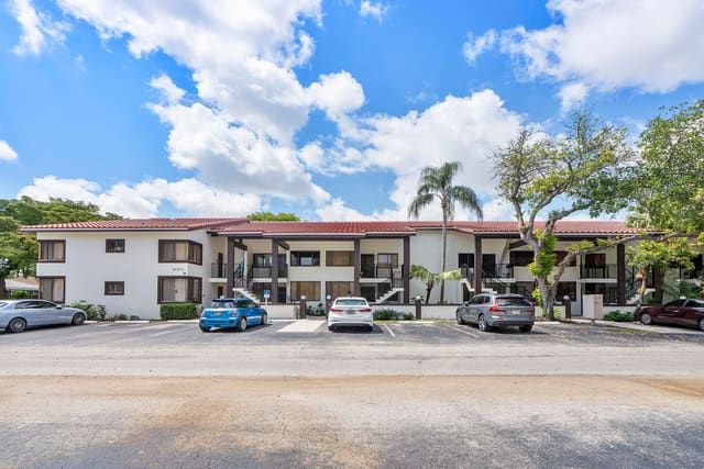 3100 NW 46th Street 102, Oakland Park, FL 33309
