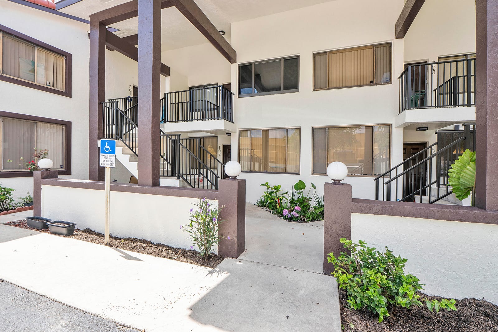 3100 NW 46th Street 102, Oakland Park, FL 33309 photo 2