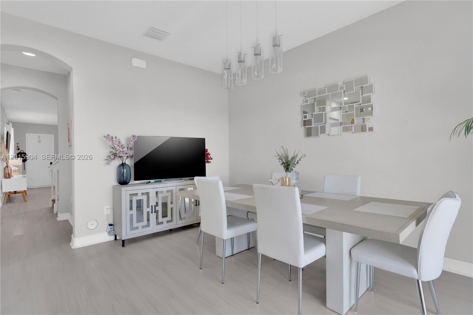 6893 Julia Gardens Drive — photo 3
