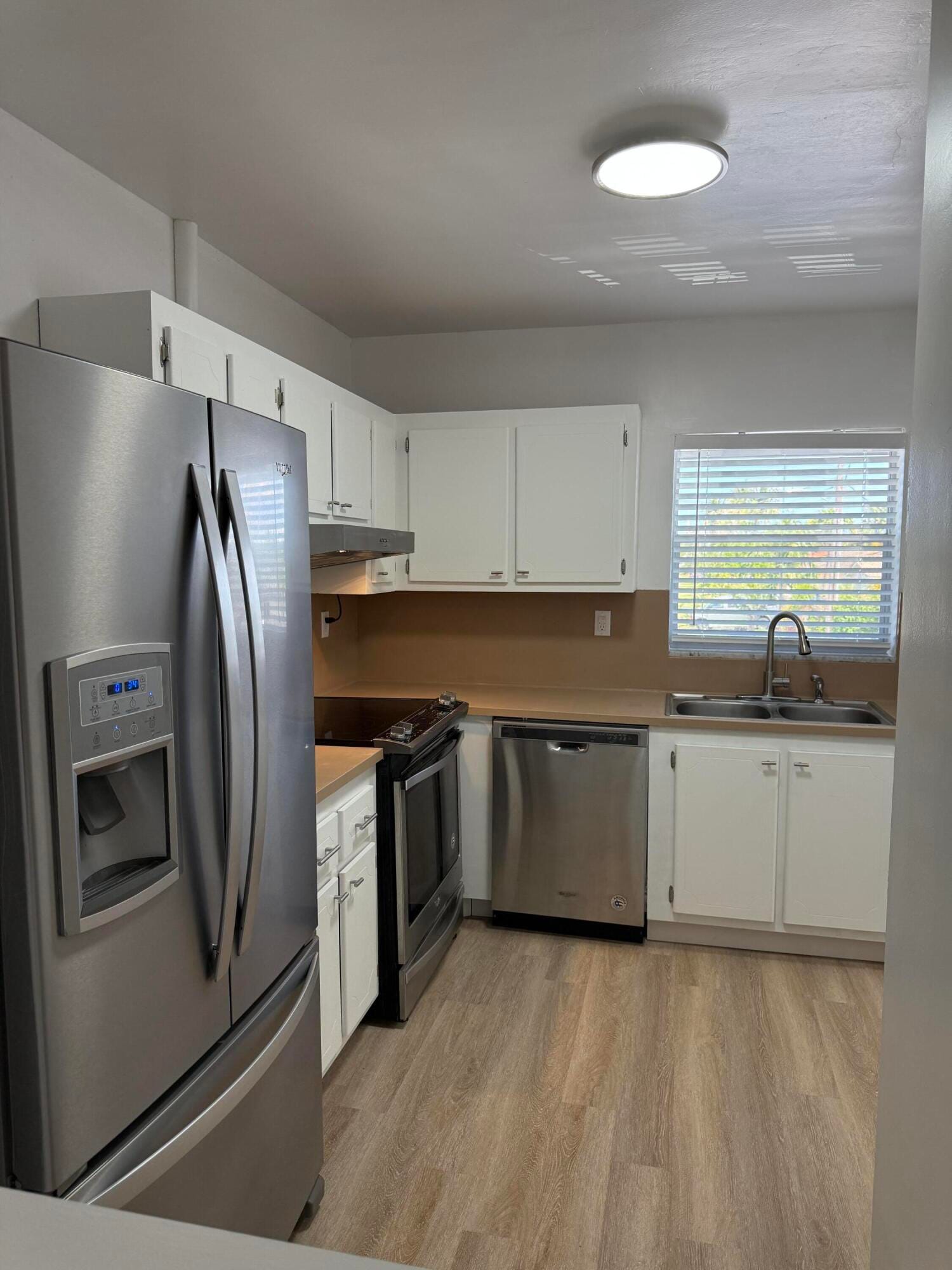 1400 NE 55th Street 206 — photo 2