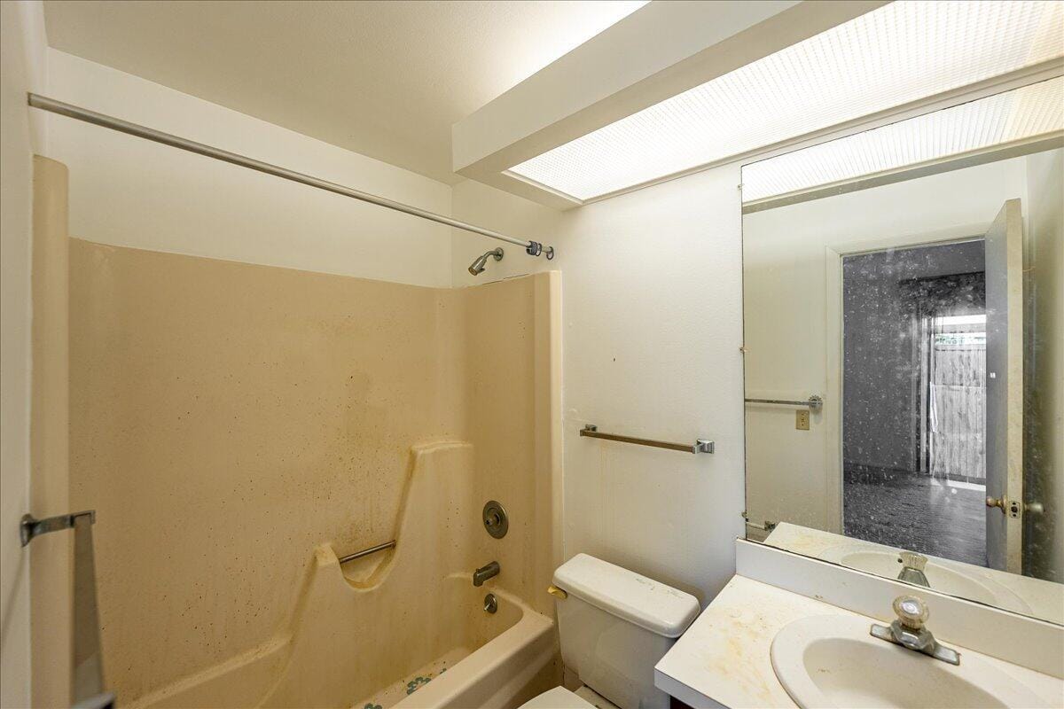 28 Lake Vista Trail 105 — photo 9
