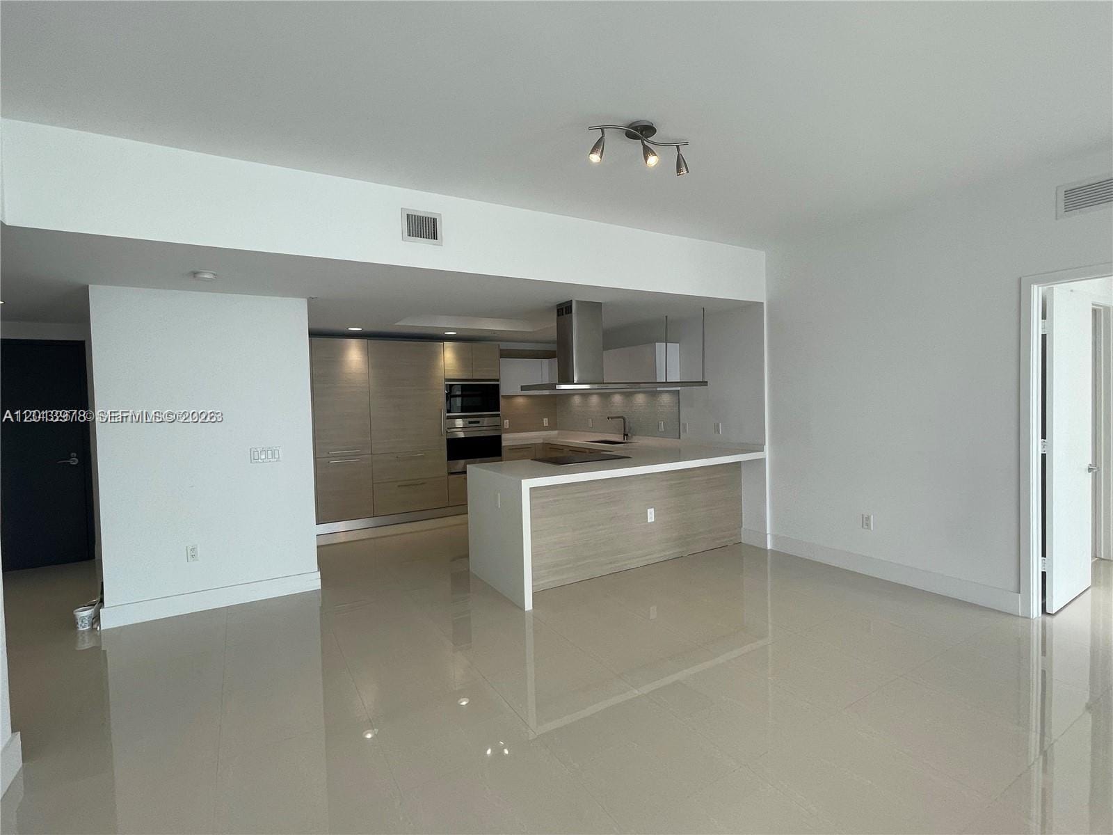 17301 S Biscayne Boulevard 1205 — photo 11