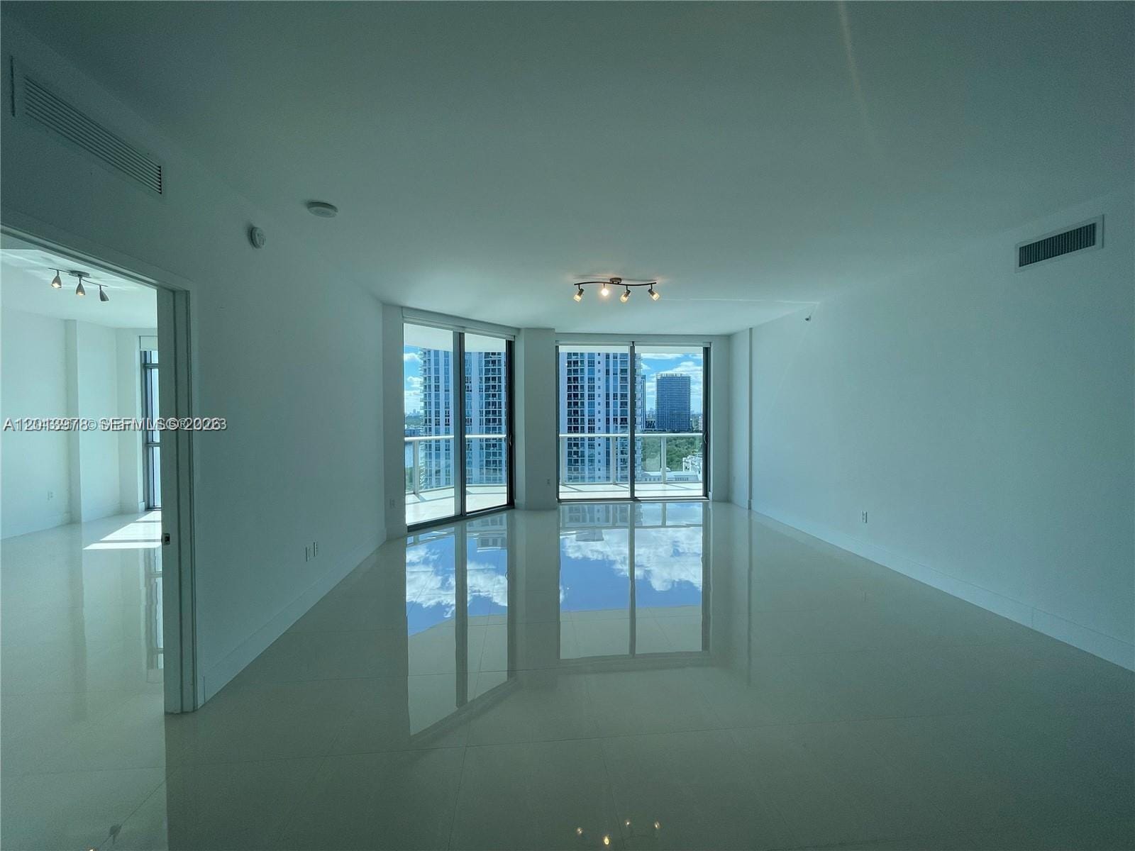 17301 S Biscayne Boulevard 1205, North Miami Beach, FL 33160 photo 13