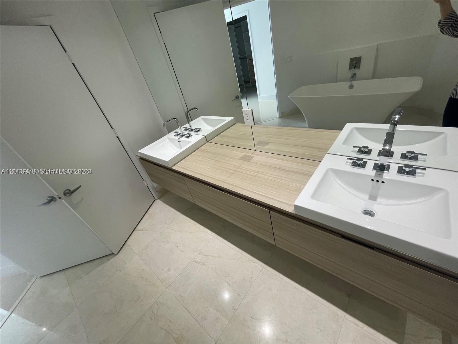 17301 S Biscayne Boulevard 1205, North Miami Beach, FL 33160 photo 14
