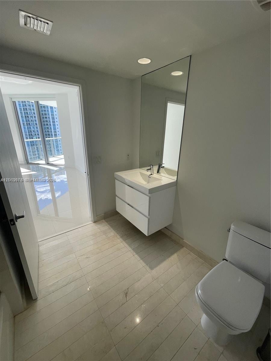 17301 S Biscayne Boulevard 1205, North Miami Beach, FL 33160 photo 18