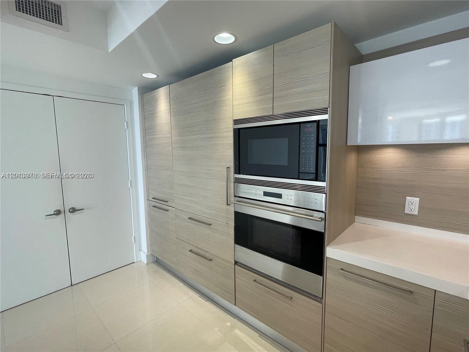 17301 S Biscayne Boulevard 1205 — photo 8