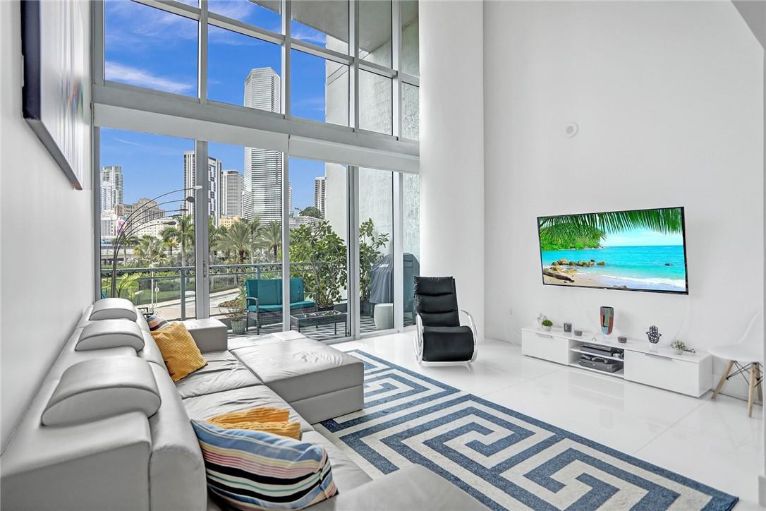 90 SW 3rd Street Th300b, Miami, FL 33130, Miami