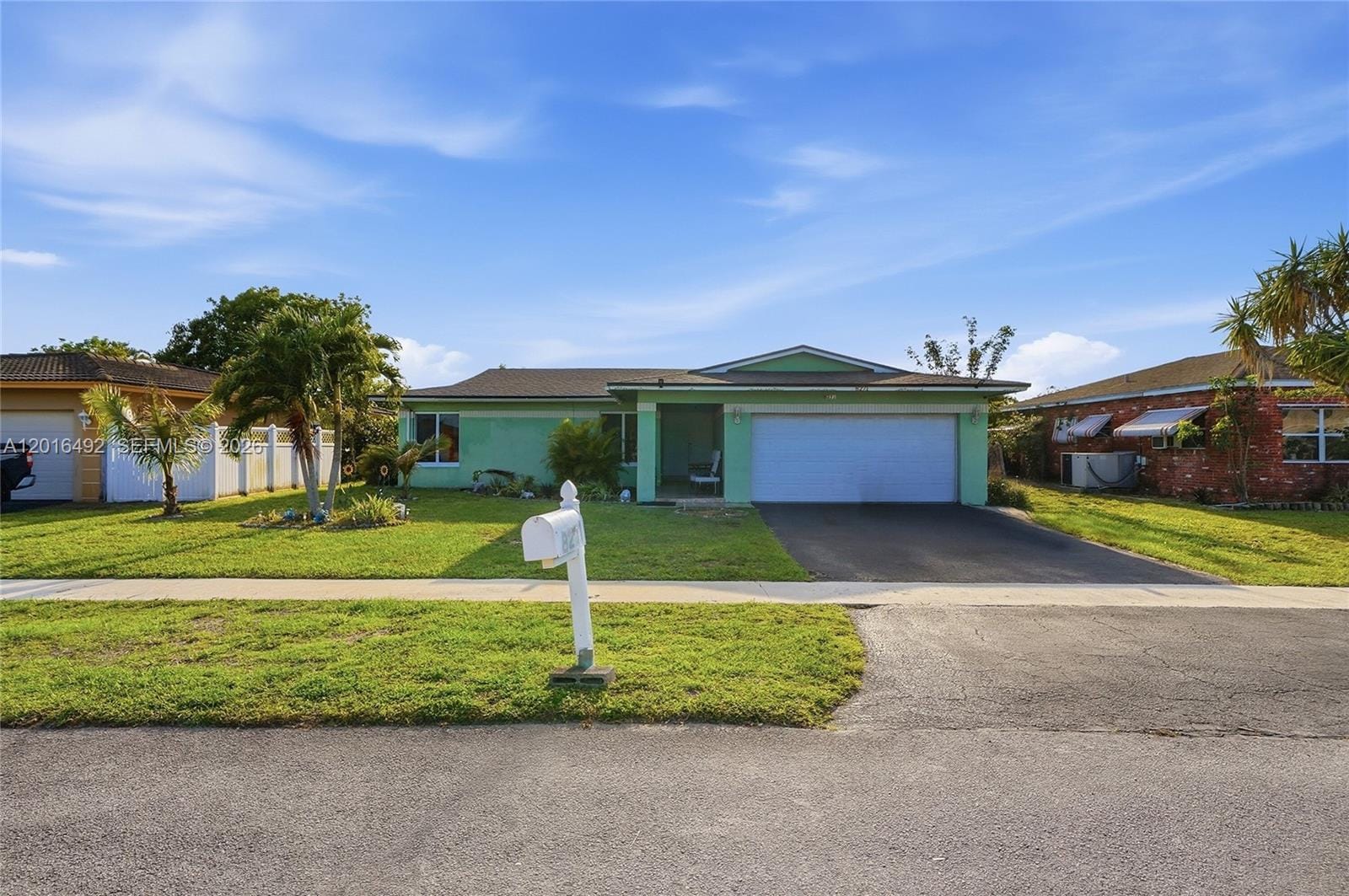 8271 NW 68th Terrace, Tamarac, FL 33321 photo 2