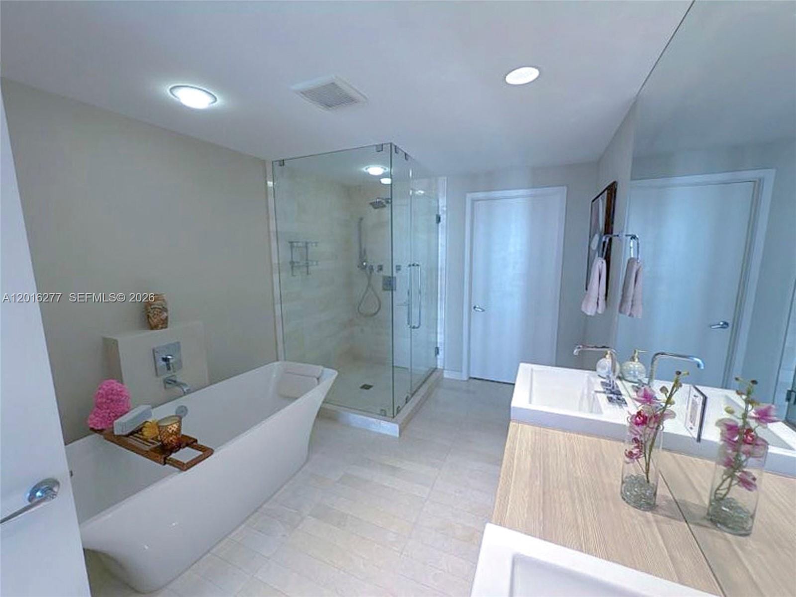 17111 Biscayne Boulevard 1705, North Miami Beach, FL 33160 photo 25