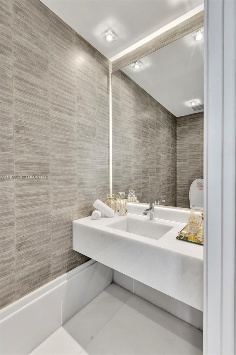 18555 Collins Avenue 4605, Sunny Isles Beach, FL 33160 photo 30