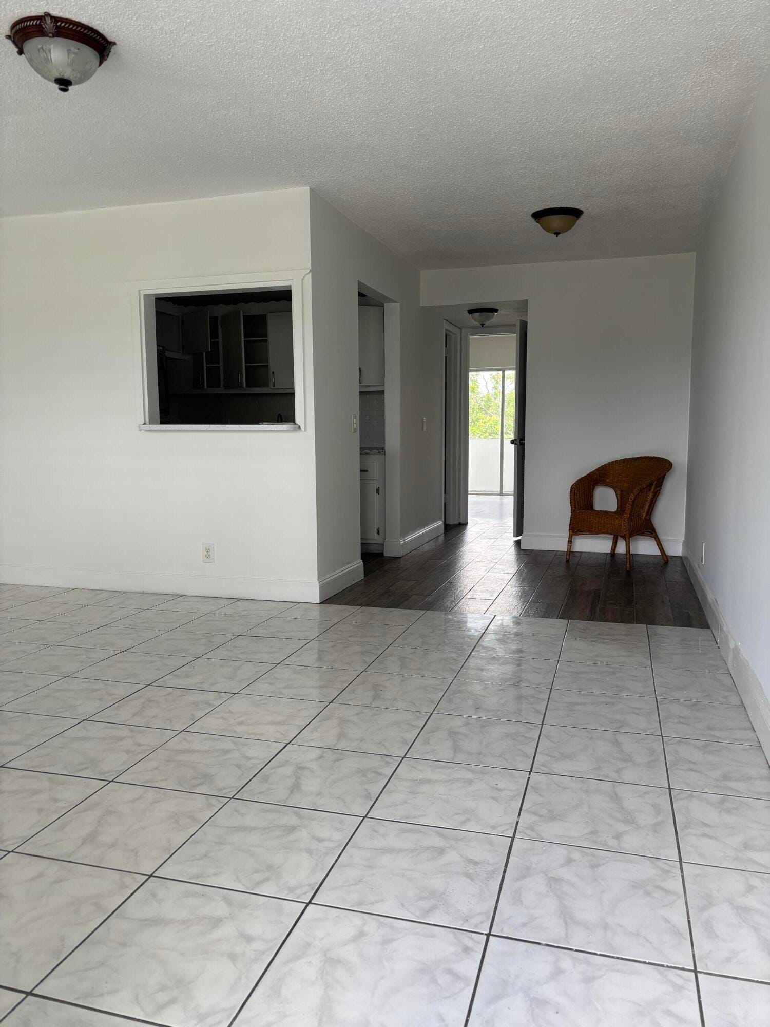 218 Windsor J — photo 12