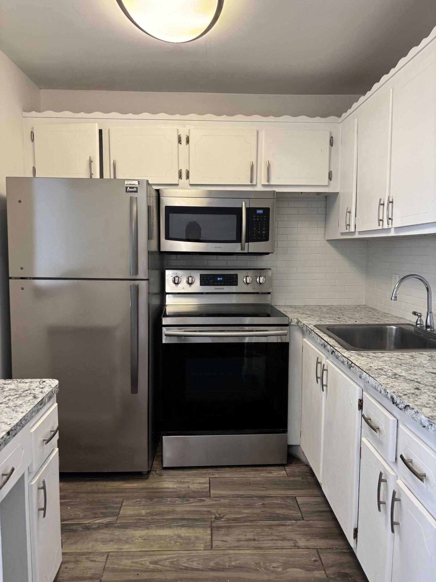 218 Windsor J, West Palm Beach, FL 33417, West Palm Beach