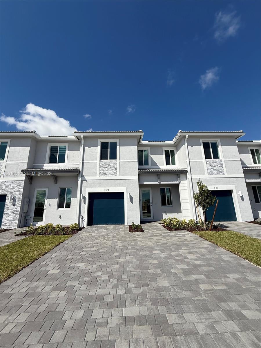 663 SE 13th St Circle, Homestead, FL 33034, Homestead