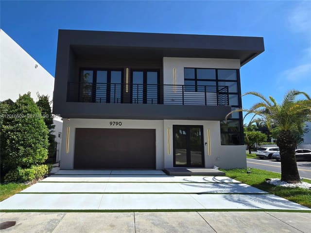 9790 NW 75th Street, sold in Doral Commons Residential, Doral, FL