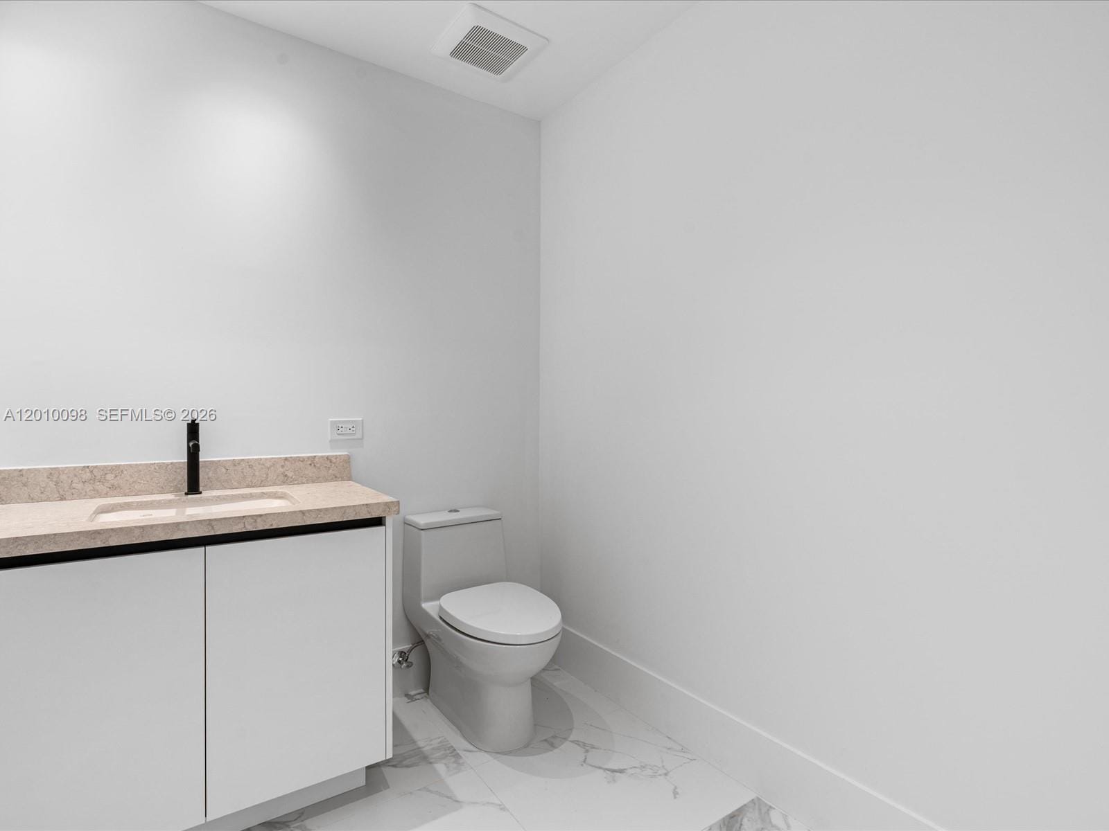 160 Isle Of Venice Drive PH2, Fort Lauderdale, FL 33301 photo 24